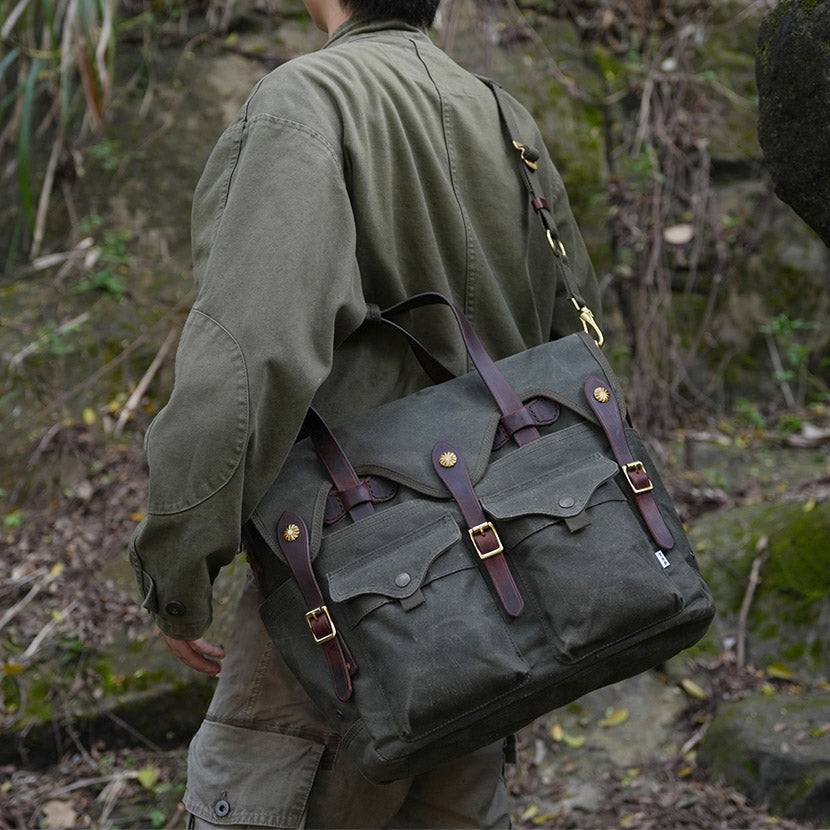Vintage Military-Style Waxed Canvas Messenger Bag for 15.6in Laptop