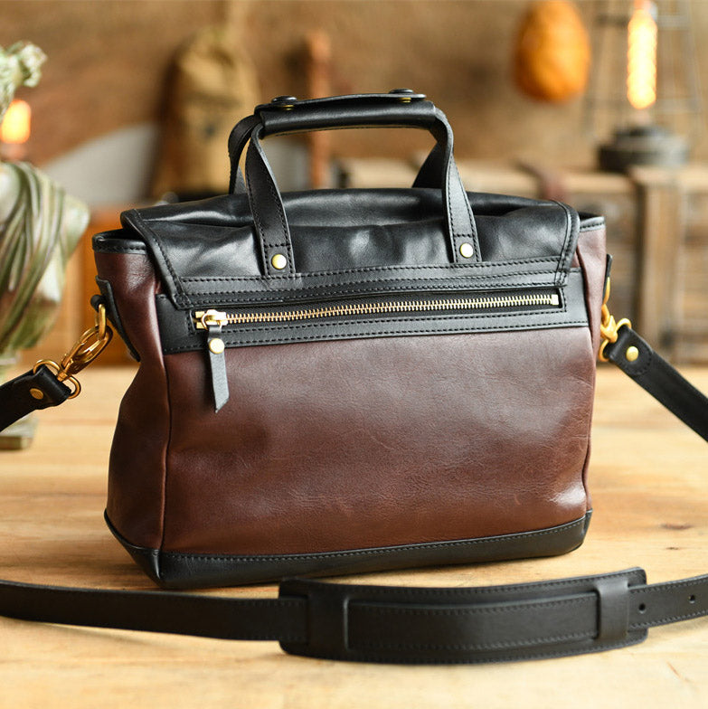 Italian Leather Messenger Bag 15.4in Cambridge Style Work Bag with dark brown and black leather detailing.
